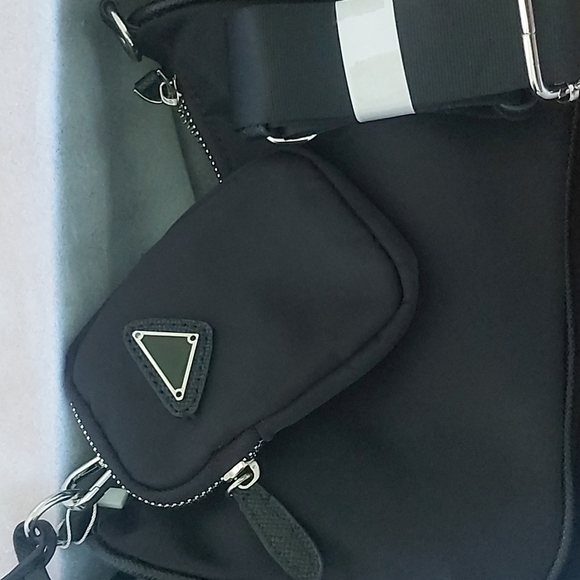 Brand new never worn on box Women's black clutch - Picture 5 of 5